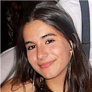 Profesora de apoyo escolar para niños de primaria, tanto en francés como español